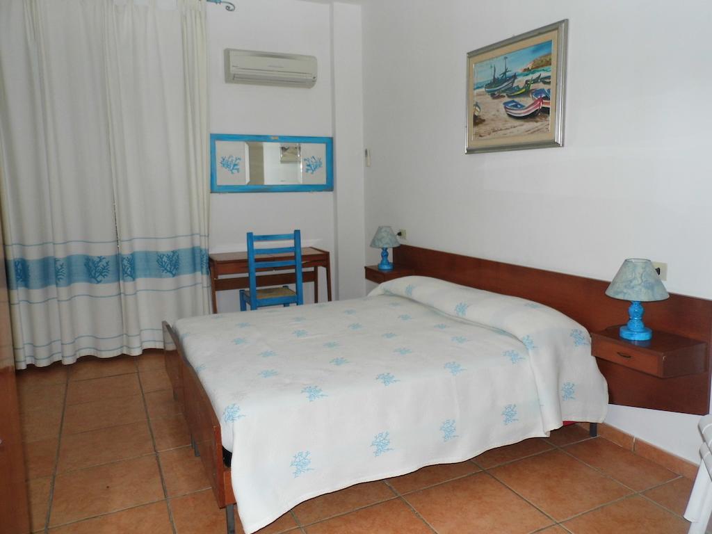 Lina Hotel Stintino Ruang foto