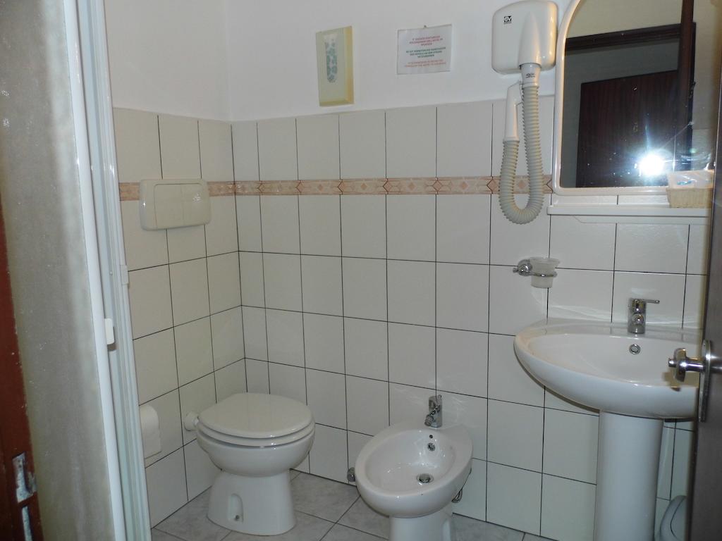 Lina Hotel Stintino Ruang foto