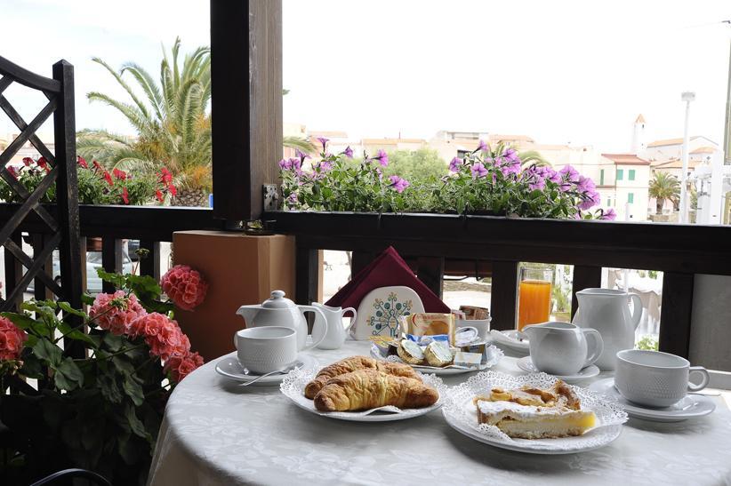 Lina Hotel Stintino Bagian luar foto