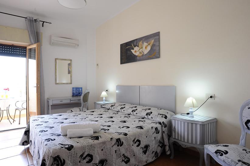 Lina Hotel Stintino Bagian luar foto